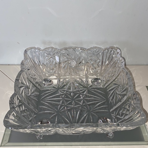 MidCentury Bohemian Footed Lead Crystal Square Scalloped Edge Star Pinwheel Bowl - Picture 14 of 14